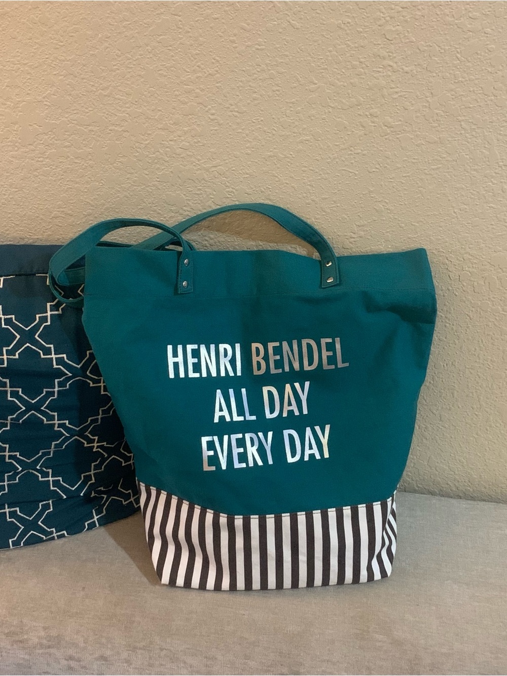 HENRI BENDEL Tote Bag